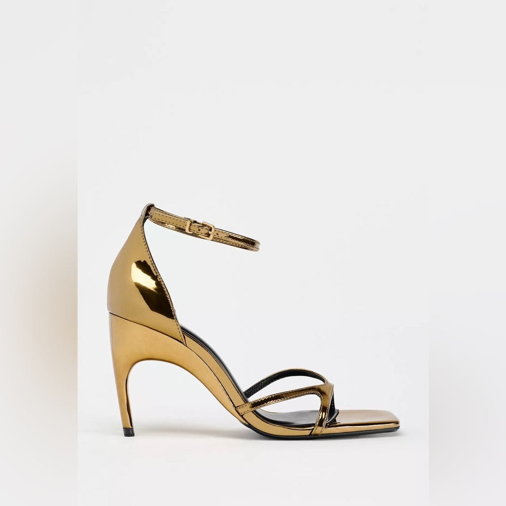 NWT Zara Elegant Gold Strappy Heels. Size 37/6.5